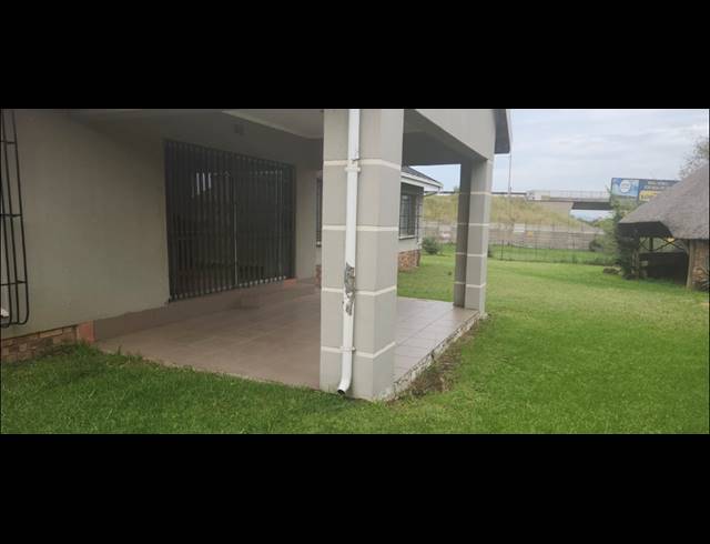 3 BEDROOM FREEHOLD FOR SALE IN BRACKENHURST